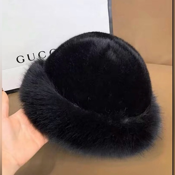 New Women's Black Winter Hat, Faux fur Trendy Fuzzy Warm Gorgeous - Picture 5 of 7